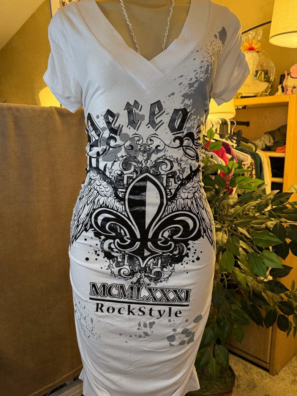 Dereon White Graphic Bodycon Dress Rock Style Fleur de Lis Size L